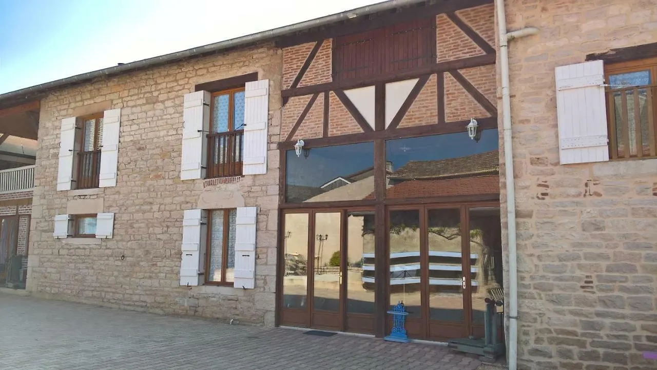 Couette-café Bed and Breakfast La ferme du Grand Faubourg à Pont-de-Vaux