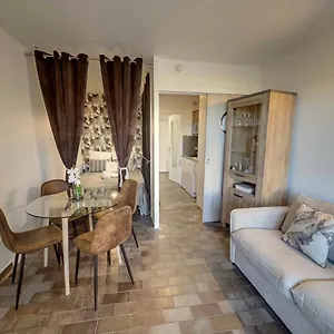 5-avenue-de-la-gavine-residence-hyeres-parc.aixenprovencehotels.org/